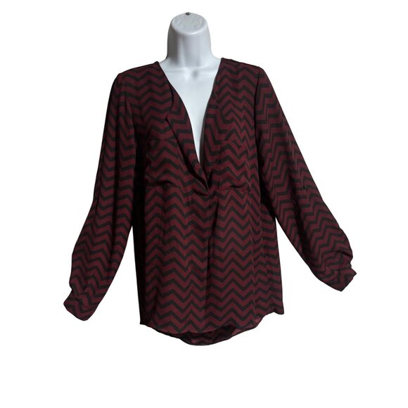 Hippie Rose Blouse Womens Large Chevron Print Long Tab Sleeve Maroon Chevron - Picture 1 of 8